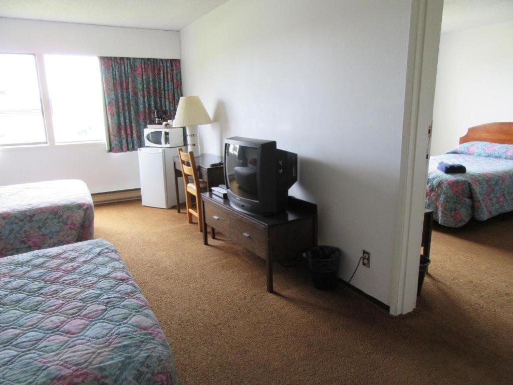 Providence Place Inn Port Hardy Extérieur photo