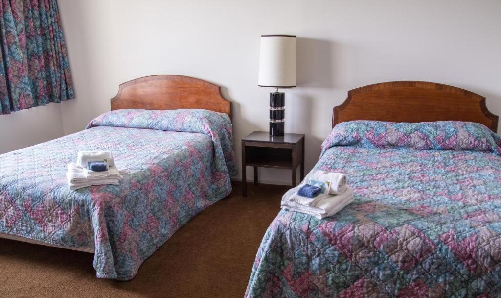 Providence Place Inn Port Hardy Extérieur photo
