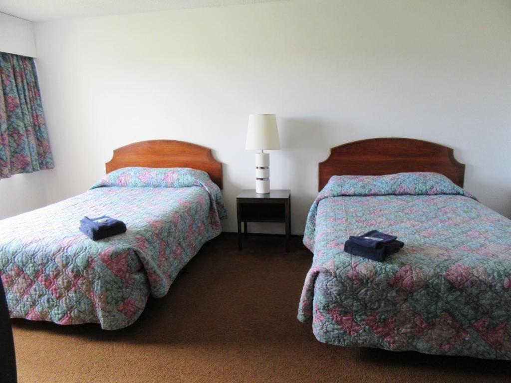 Providence Place Inn Port Hardy Extérieur photo