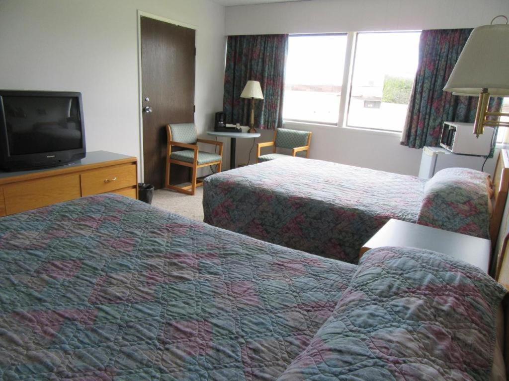 Providence Place Inn Port Hardy Extérieur photo
